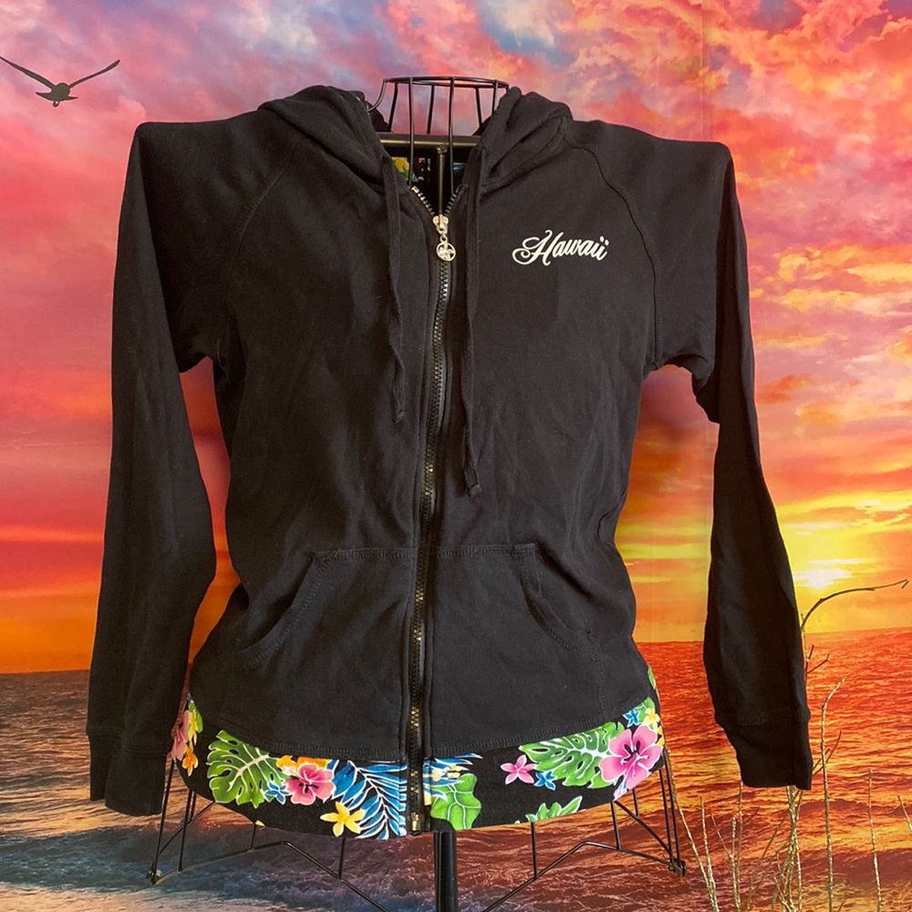 Hawaii sweatshirt zip up.100% cotton